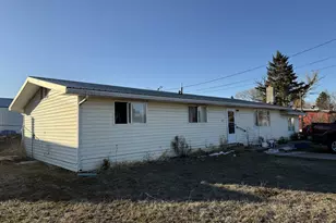 260 N 13th Ave, Elgin, OR 97827 - Photo 2