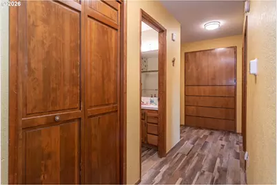 890 W Hickory St, Roseburg, OR 97471 - Photo 16