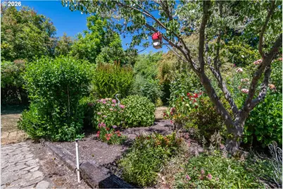 890 W Hickory St, Roseburg, OR 97471 - Photo 34
