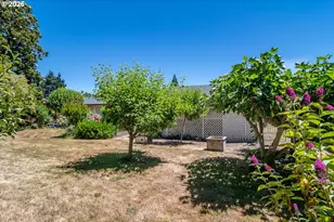 890 W Hickory St, Roseburg, OR 97471 - Photo 40