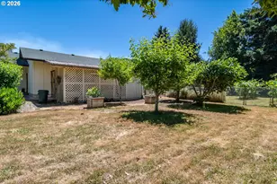 890 W Hickory St, Roseburg, OR 97471 - Photo 38
