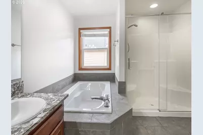21754 NE Couch Ct, Gresham, OR 97030 - Photo 20