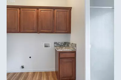 21754 NE Couch Ct, Gresham, OR 97030 - Photo 14