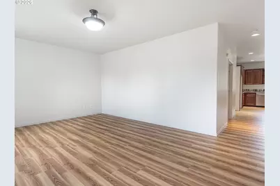 21754 NE Couch Ct, Gresham, OR 97030 - Photo 12