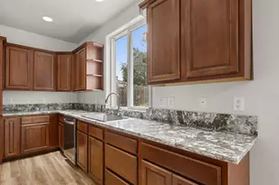 21754 NE Couch Ct, Gresham, OR 97030 - Photo 8