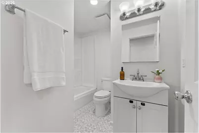 963 NW 2nd Ave, Hillsboro, OR 97124 - Photo 24