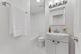 963 NW 2nd Ave, Hillsboro, OR 97124 - Photo 24