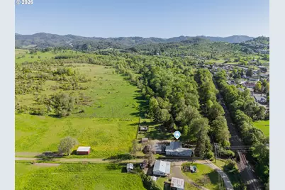 301 Winery Ln, Roseburg, OR 97471 - Photo 48