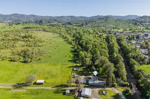301 Winery Ln, Roseburg, OR 97471 - Photo 48