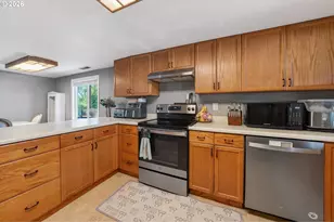 301 Winery Ln, Roseburg, OR 97471 - Photo 14