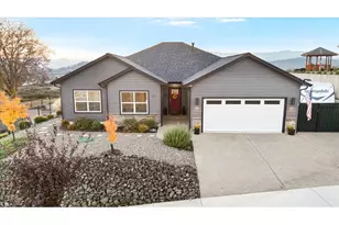 811 Pebble Creek St, Sutherlin, OR 97479 - Photo 2