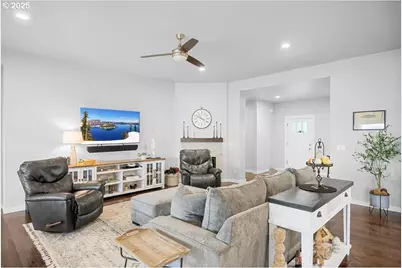 811 Pebble Creek St, Sutherlin, OR 97479 - Photo 6