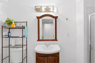 2185 SW 9th Ct, Gresham, OR 97080 - Photo 16