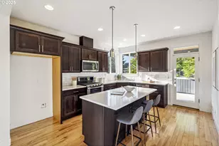 8075 N Edison St, Portland, OR 97203 - Photo 12