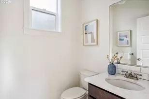 8075 N Edison St, Portland, OR 97203 - Photo 16