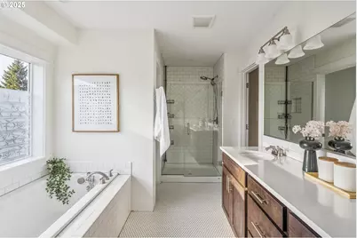 8075 N Edison St, Portland, OR 97203 - Photo 22