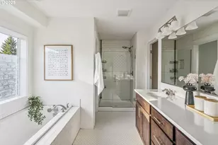 8075 N Edison St, Portland, OR 97203 - Photo 22