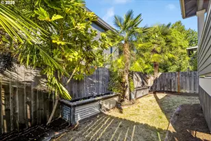 8075 N Edison St, Portland, OR 97203 - Photo 34