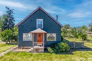 320 E Blakely Ave, Brownsville, OR 97327 - Photo 2