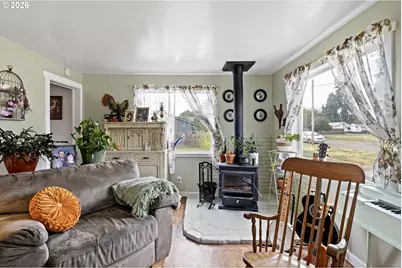 320 E Blakely Ave, Brownsville, OR 97327 - Photo 6