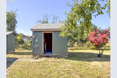 320 E Blakely Ave, Brownsville, OR 97327 - Photo 36