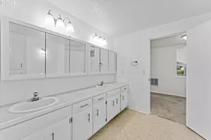 7206 N Amherst St, Portland, OR 97203 - Photo 22