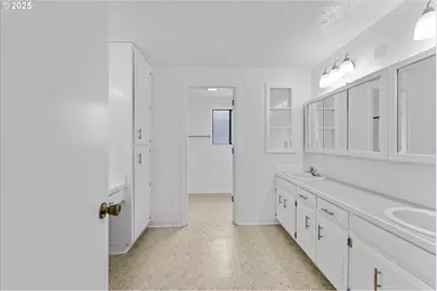 7206 N Amherst St, Portland, OR 97203 - Photo 22