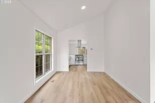 7206 N Amherst St, Portland, OR 97203 - Photo 14