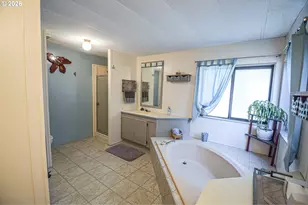 7918 SE King Rd, Milwaukie, OR 97222 - Photo 16