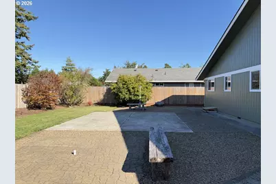 1145 8th St, Florence, OR 97439 - Photo 44