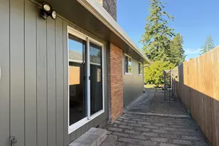 1145 8th St, Florence, OR 97439 - Photo 38