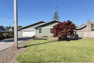 1145 8th St, Florence, OR 97439 - Photo 2