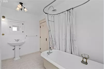 322 W C St, Rainier, OR 97048 - Photo 30