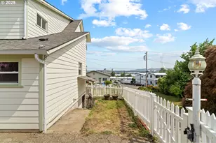 322 W C St, Rainier, OR 97048 - Photo 38