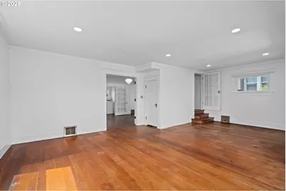 322 W C St, Rainier, OR 97048 - Photo 10