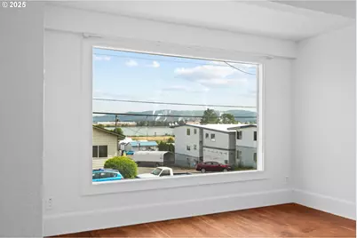 322 W C St, Rainier, OR 97048 - Photo 16