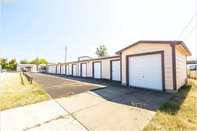 1506 26th St, La Grande, OR 97850 - Photo 2