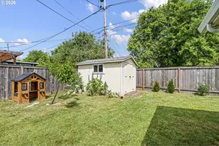 2895 Ferry St, Eugene, OR 97405 - Photo 32