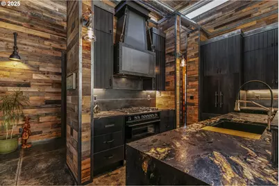 19476 SW Century Dr, Bend, OR 97702 - Photo 16