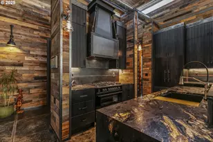 19476 SW Century Dr, Bend, OR 97702 - Photo 16