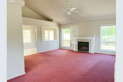 1325 Independence Ave, Woodburn, OR 97071 - Photo 2