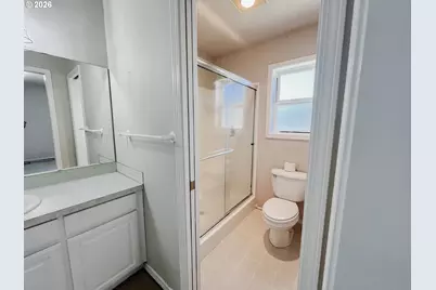 1325 Independence Ave, Woodburn, OR 97071 - Photo 16