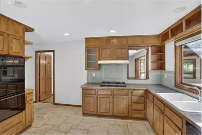 18525 NW Saint Helens Rd, Portland, OR 97231 - Photo 12