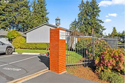 972 W L St, Springfield, OR 97477 - Photo 4