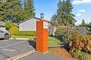 972 W L St, Springfield, OR 97477 - Photo 4