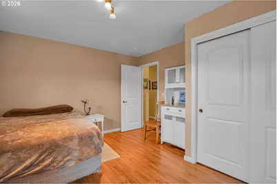 325 Ash St, Silverton, OR 97381 - Photo 16