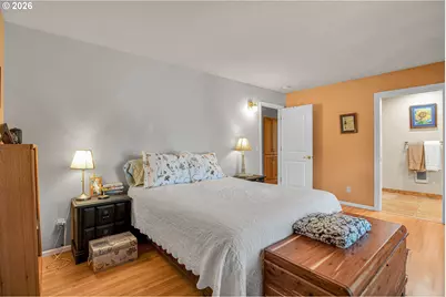 325 Ash St, Silverton, OR 97381 - Photo 8