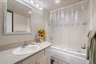 6605 W Burnside St, Portland, OR 97210 - Photo 12