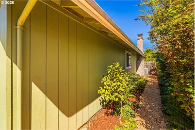 6323 B St, Springfield, OR 97478 - Photo 28