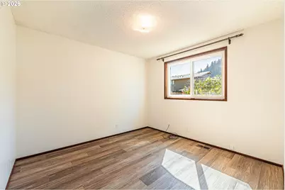 6323 B St, Springfield, OR 97478 - Photo 12